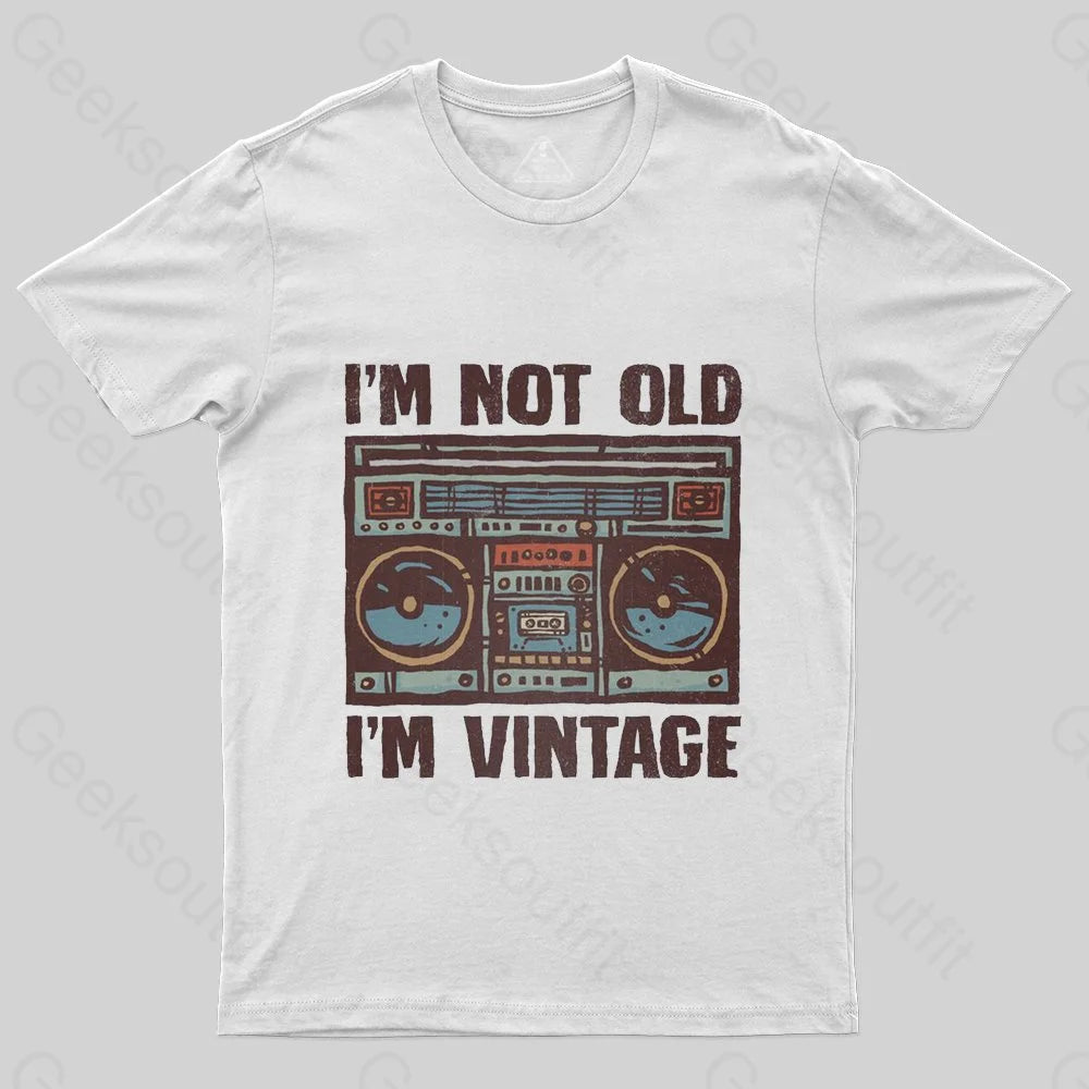 I Am Vintage T-Shirt - Geeksoutfit