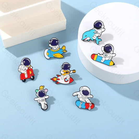 Juggling Astronaut Enamel Pins - Geeksoutfit