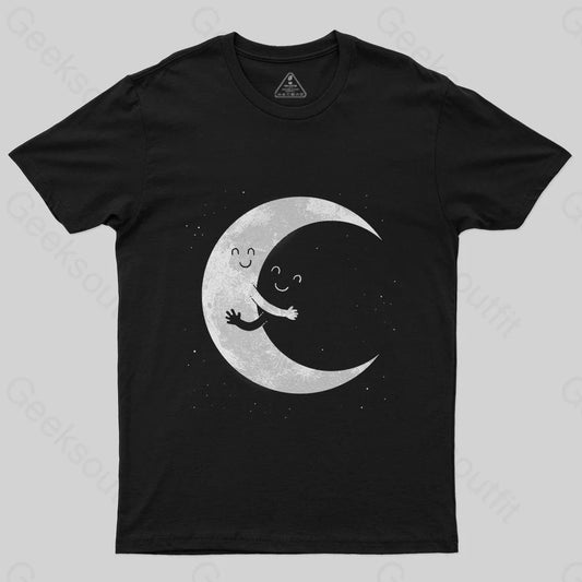 Moon Hug T-Shirt - Geeksoutfit