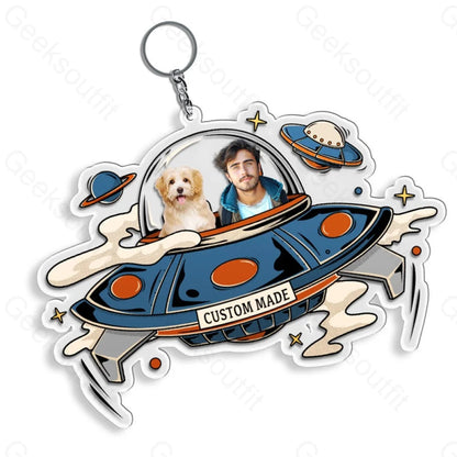 Personalized Ufo Space Travelling Keychain